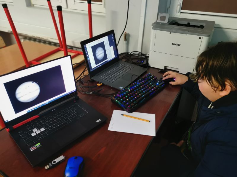 fot. Ł. Kołodziejski,Dobrzyń nad WisłąUczeń pracuje przy komputerze